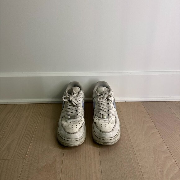 Special Edition Nike Air Force 1 with light blue swoosh - Picture 4 of 6